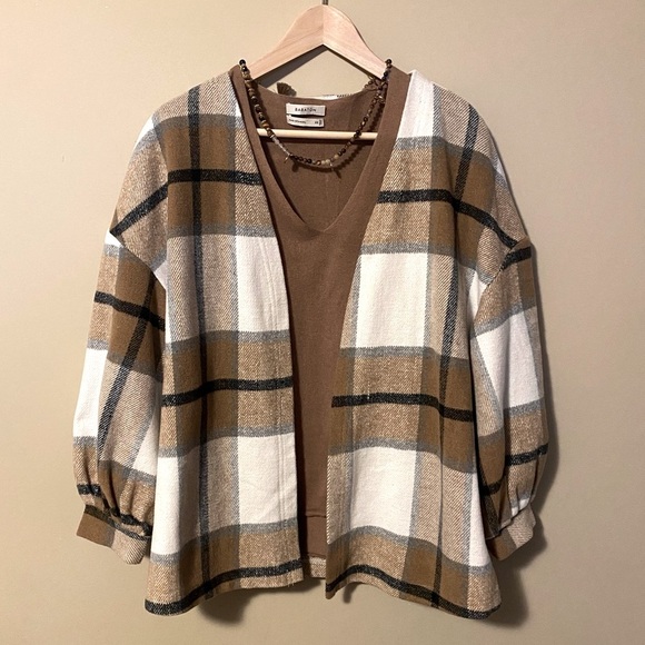 Plaid Shacket. Medium - Picture 2 of 5